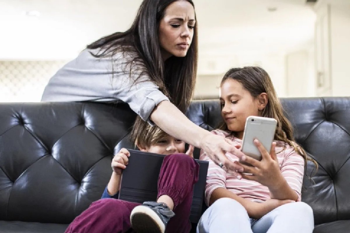 AndAdolescent's tweet photo. 📢 Call for Papers! 📝

🧠 ✨ Exploring the link between social media use &amp; depression in adolescents (14-18). How aware are parents of the impact of social media addiction 🌍🔬

#AdolescentMentalHealth #SocialMediaAddiction #DepressionAwareness #ParentingTips #YouthWellbeing https://t.co/fzBLxOJ7Wc