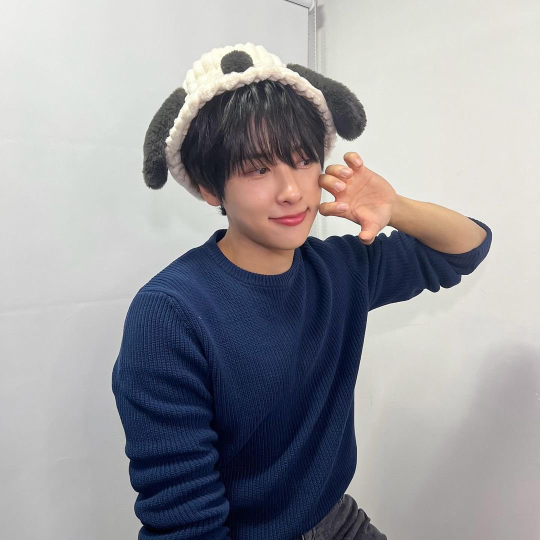 riethepeach's tweet photo. 📸 hooopixx ig post: 

happy birthday to me 🖤

#리에 #온리원오브 #Rie #OnlyOneOf https://t.co/HZPbbKiNez