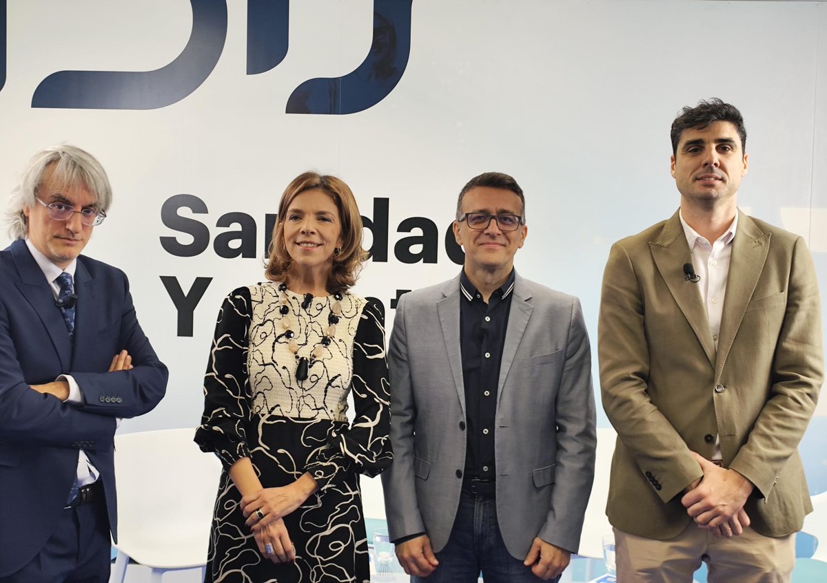 idisalud's tweet image. Ponemos punto y final a este #IDIálogoS “TendencIAs y regulación en Inteligencia Artificial”.   👏🏻 Desde @idisalud agradecemos la participación de @idemiguelb (@upvehu @aeds_es), Daniel Hidalgo (@AccentureSpain) y Antonio Ibarra (@Contraejemplo @aimfa_social), así como a todos…