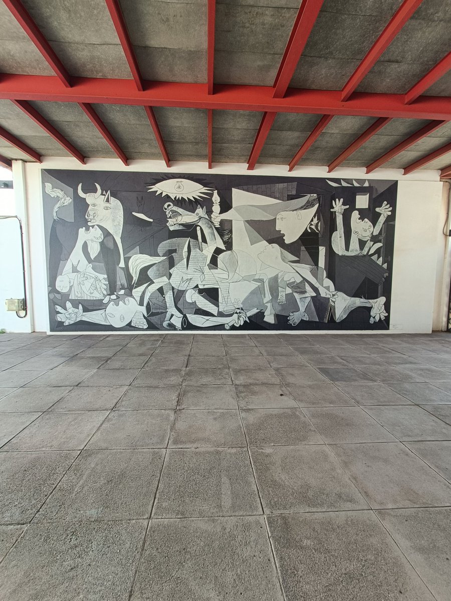 Avui #VisitaProfessional al <a href="/bibrepublica/">CRAI UB PAVELLO</a>, quin tresor veure aquest paper moneda de Vilamajor!

Gràcies Lourdes per la teva hospitalitat.