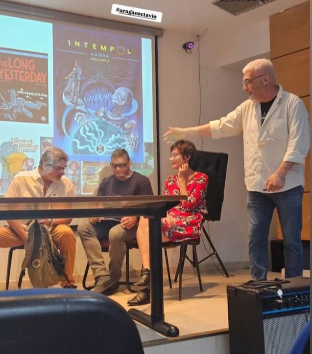 Intempol (@intempol) on Twitter photo Segundo lançamento do álbum <a href="/Intempol/">Intempol</a> Agora Volume 2, no evento do <a href="/ppgmc_ufrj/">PPGMC</a>, com as presenças de <a href="/migmendes/">Miguel Mendes</a> <a href="/carlos_hollanda/">Carlos Hollanda</a> <a href="/LumaOhanna/">Luma</a> <a href="/MarisQ/">maris queiroz 🍰✨</a> & André Flauzino. Apresentação de <a href="/Octavio_Aragao/">Octavio Aragão</a>. Segundo lançamento do álbum <a href="/Intempol/">Intempol</a> Agora Volume 2, no evento do <a href="/ppgmc_ufrj/">PPGMC</a>, com as presenças de <a href="/migmendes/">Miguel Mendes</a> <a href="/carlos_hollanda/">Carlos Hollanda</a> <a href="/LumaOhanna/">Luma</a> <a href="/MarisQ/">maris queiroz 🍰✨</a> & André Flauzino. Apresentação de <a href="/Octavio_Aragao/">Octavio Aragão</a>.