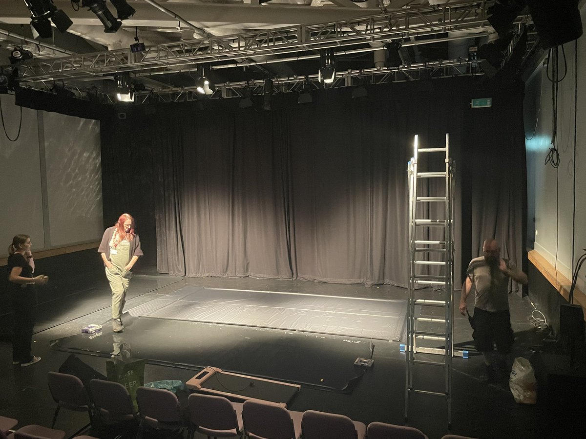 Setting up for #OUTPATIENT at <a href="/The_Lowry/">Lowry</a>! Manchester, turn off the news and come watch 💜 Book here 6-9 Nov: thelowry.com/whats-on/86//o… <a href="/chunchilla/">Maddy Moore</a> <a href="/harrietmadeley_/">Harriet Madeley</a>