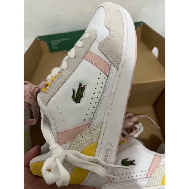 minwonshuaaa's tweet photo. WTS LFB PH ONLY

ONHAND
LACOSTE WHITE SHOES - WOMENS
SIZE 36

ORIG PRICE: 6,250
SELLING PRICE: 3,500

DM me if interested 🤗 https://t.co/GVigGwpqqu