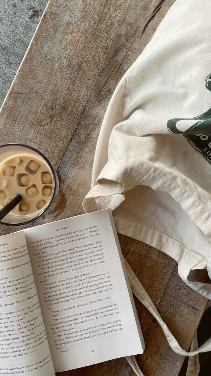 scarlettwants's tweet photo. ain't nothing like reading at a cafe https://t.co/kksDw2MyNF