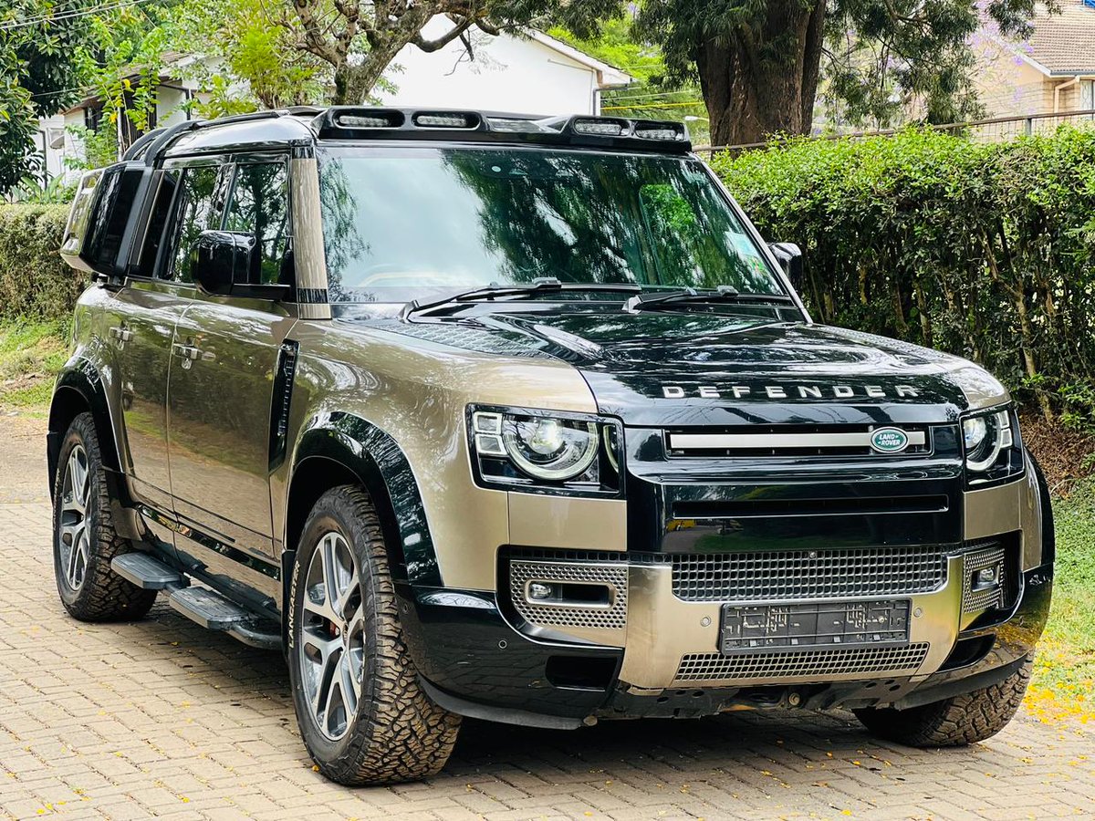 BigJs_Motors's tweet image. Sleek and Stylish 🚗
Model: Landrover Defender | 2021
Engine: 3.0l Petrol
Features: Full Spec
Price: 20,000,000/=
Caption: "Upgrade your commute with the Defender – where style meets performance. Safety, luxury, and affordability in one sleek package. #ExploreWithBigJs #landrover