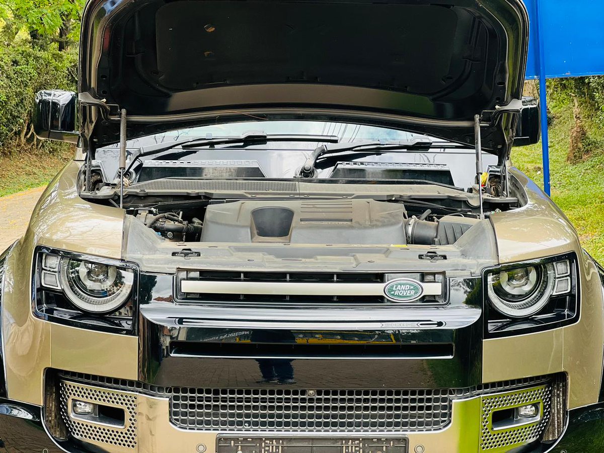 BigJs_Motors's tweet image. Sleek and Stylish 🚗
Model: Landrover Defender | 2021
Engine: 3.0l Petrol
Features: Full Spec
Price: 20,000,000/=
Caption: "Upgrade your commute with the Defender – where style meets performance. Safety, luxury, and affordability in one sleek package. #ExploreWithBigJs #landrover