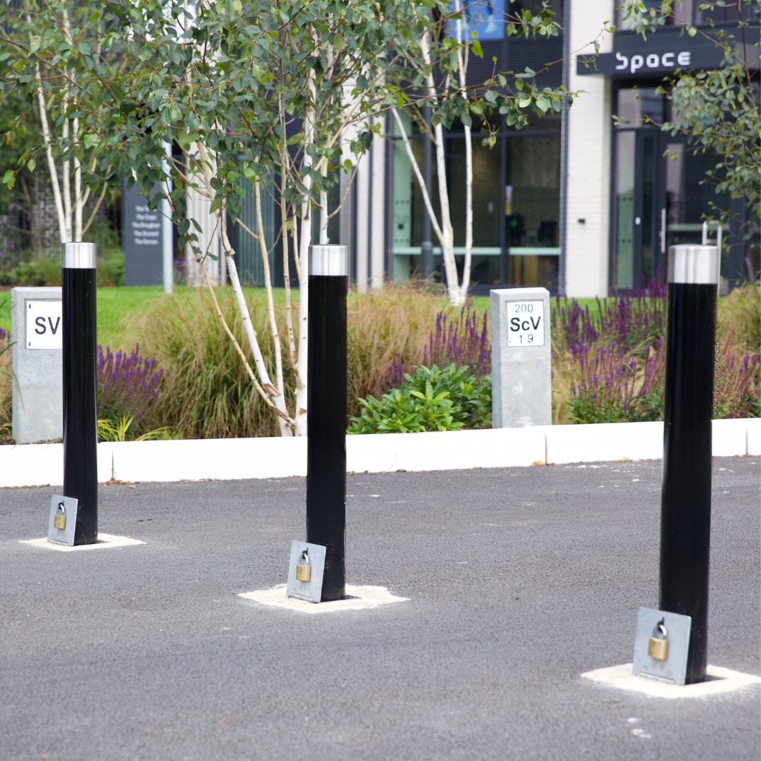 Larkinengineer's tweet image. Product Highlight 💫 :

Proud to showcase our #B1Bollards at the stunning 8th Lock Dublin, project by @Ballymore! 
A blend of design and durability, enhancing both aesthetics and safety. 

#LarkinEngineering #DublinProjects #StreetFurniture #UrbanDesign #SafetyFirst #Bollards