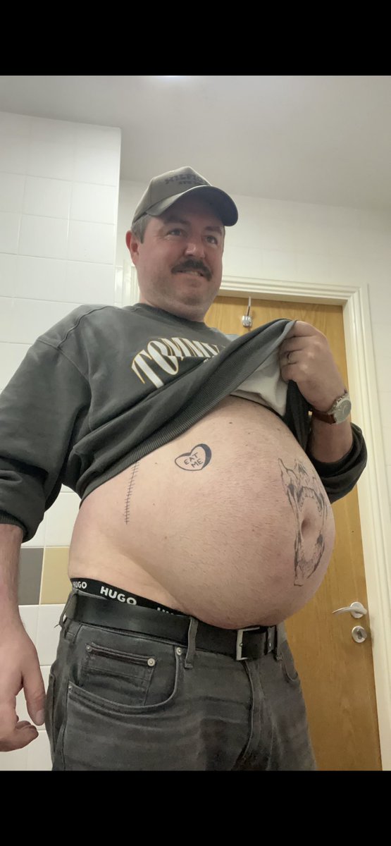 GluttonEire's tweet photo. Never been fatter, never been happier 😁 #GluttonyEqualsHappiness #FatPride https://t.co/ltEi3zQ4WH