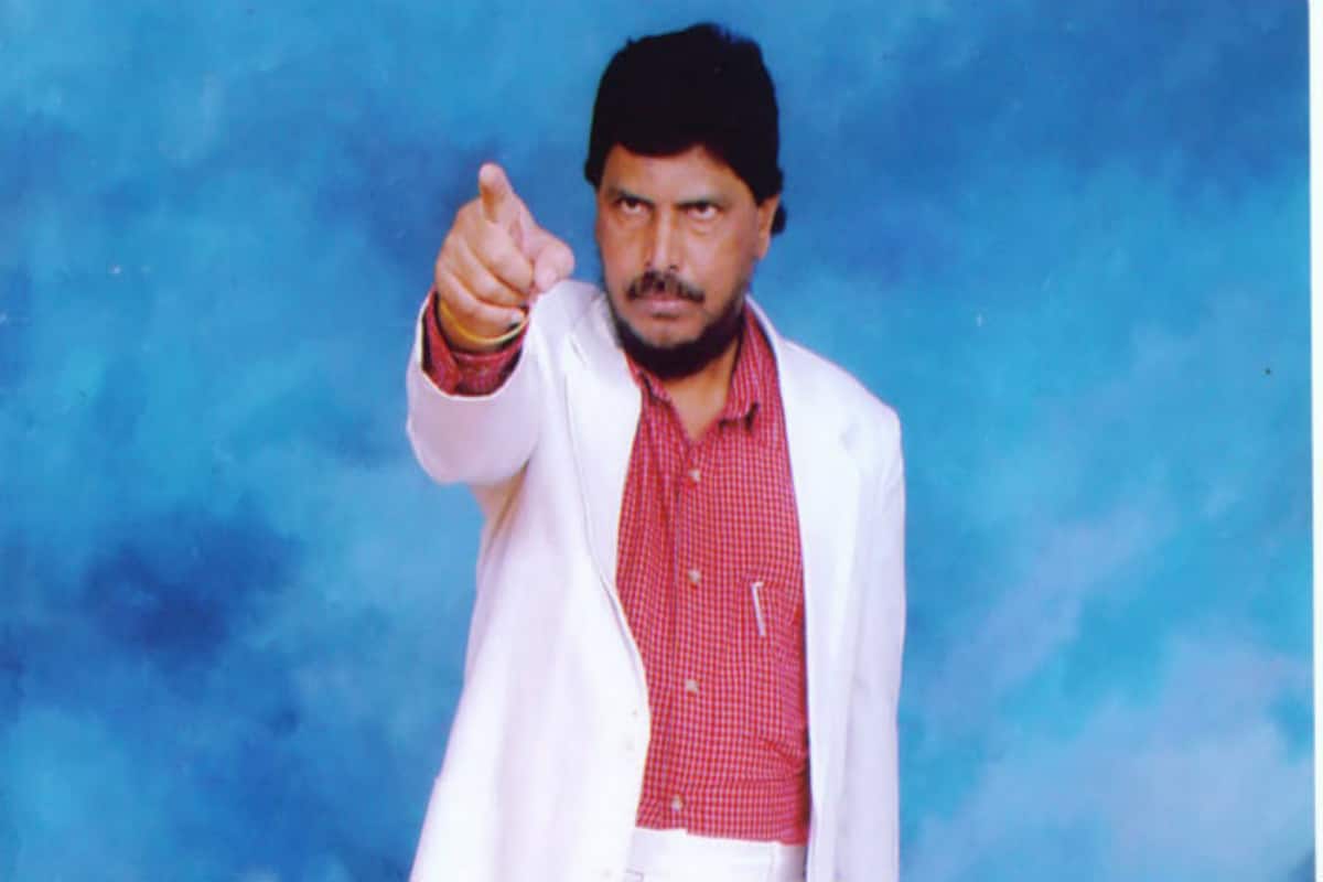TheBoldMonk2's tweet photo. America me hua Election ,logon ne kiya achha selection 

Jeet ke aaya Donaald Trump 
Agar ISI aur China karenge Masti , 
to woh ukhaad dega dono ka Hand pump

Trump sahab hai Modi ji ke dost
Bana denge Pannu ka ghost 
aur karenge Trudeau ko tandoori roast 

: Kavi Ramdas Athavale https://t.co/gKgVKuzGms