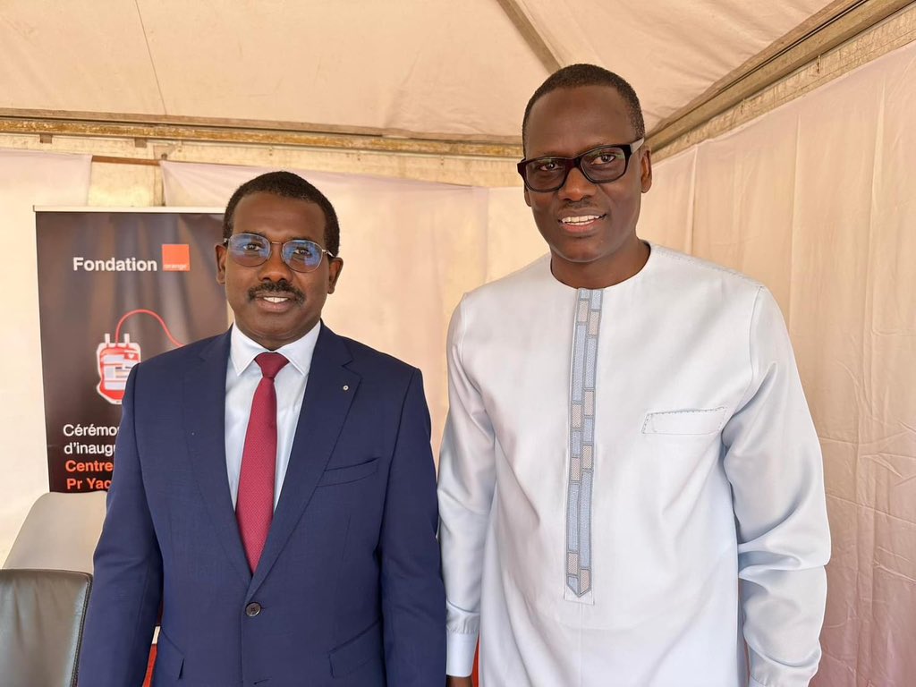 AKarim_Bangoura's tweet photo. Inauguration du centre d’hémodialyse Pr Yacouba Ishaga Touré de l’hôpital de l’Amitié Sino-Guinéenne de Kipe pour la prise en charge des patients souffrant d’insuffisances rénales. La Fondation Orange Guinee reste aux côtés des populations et des autorités guinéennes. https://t.co/497enDMjM5