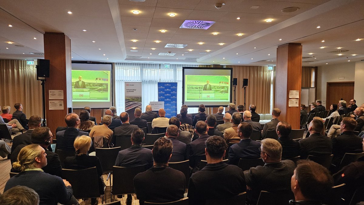 SPTechPL's tweet image. Zarząd 𝗦𝗣 𝗧𝗲𝗰𝗵 𝗦𝗼𝗹𝘂𝘁𝗶𝗼𝗻𝘀 bierze udział w 14. Konferencji Granicznej DB InfraGO AG i PKP PLK S.A. w Poczdamie. To ważne wydarzenie w branży, które umożliwia wymianę doświadczeń na temat rozwoju infrastruktury transportowej.
#SPTechSolutions #KonferencjaGraniczna