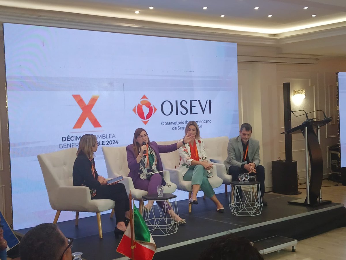 Programa_OISEVI's tweet image. Ya empezamos con el segundo día de #OISEVI con el panel "Atención a víctimas y sociedad civil"

Sigue la transmisión en vivo en : us06web.zoom.us/webinar/regist…