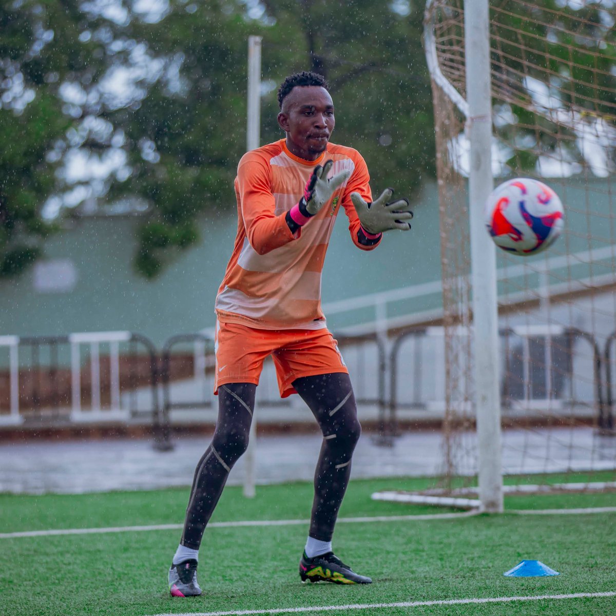 Marinefc__'s tweet image. Done with warm ups 

#ASKMAR