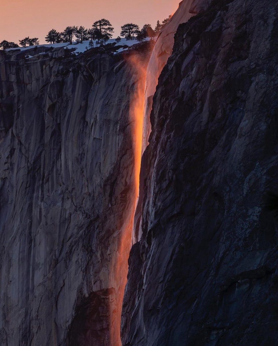 earthcurated's tweet photo. Yosemite Valley, California ✨ https://t.co/EhrEzBuCDp