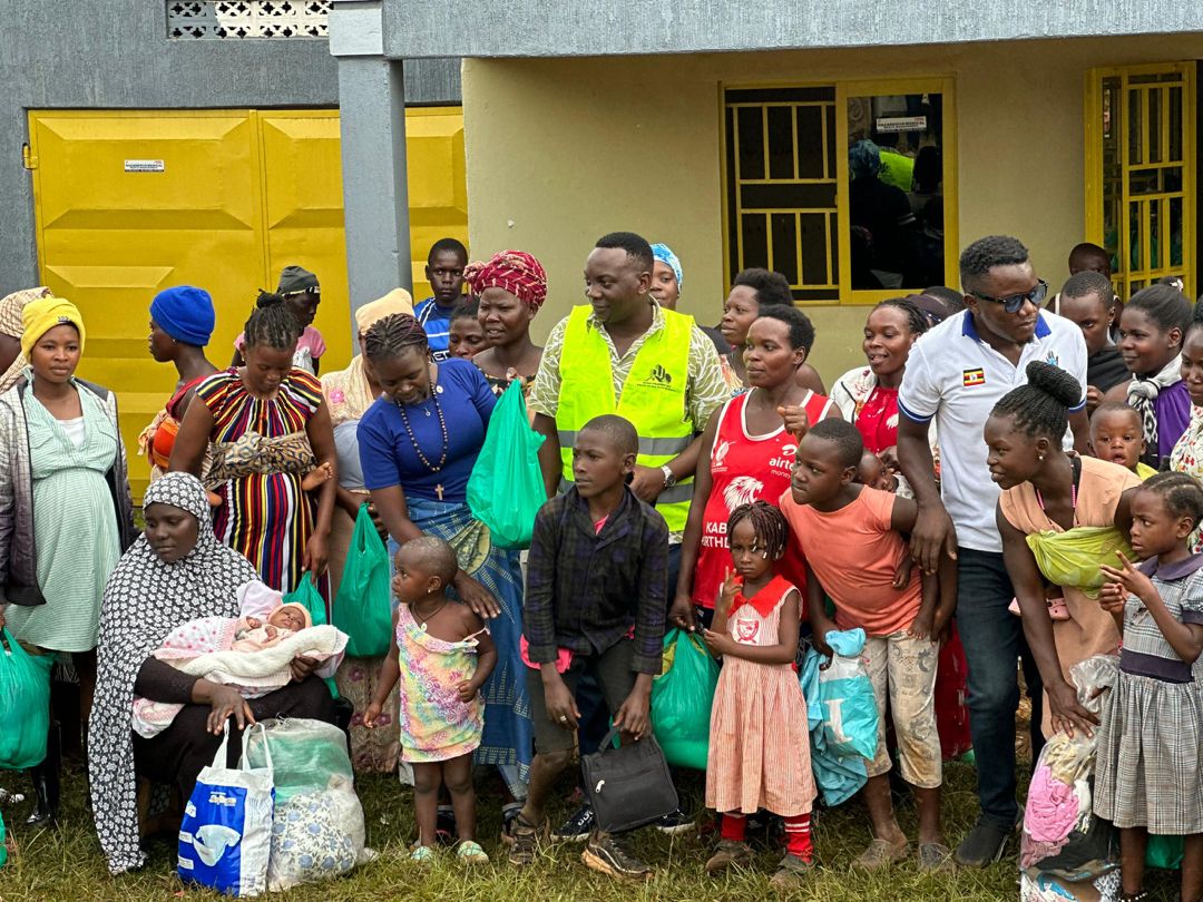 Properties_Dash's tweet image. At Dash Properties, we believe in the power of giving back. Recently, our team gathered to support teenage mothers and elderly individuals, providing essential supplies and a sense of hope. 
#DashProperties #UgandaCharity #CommunitySupport