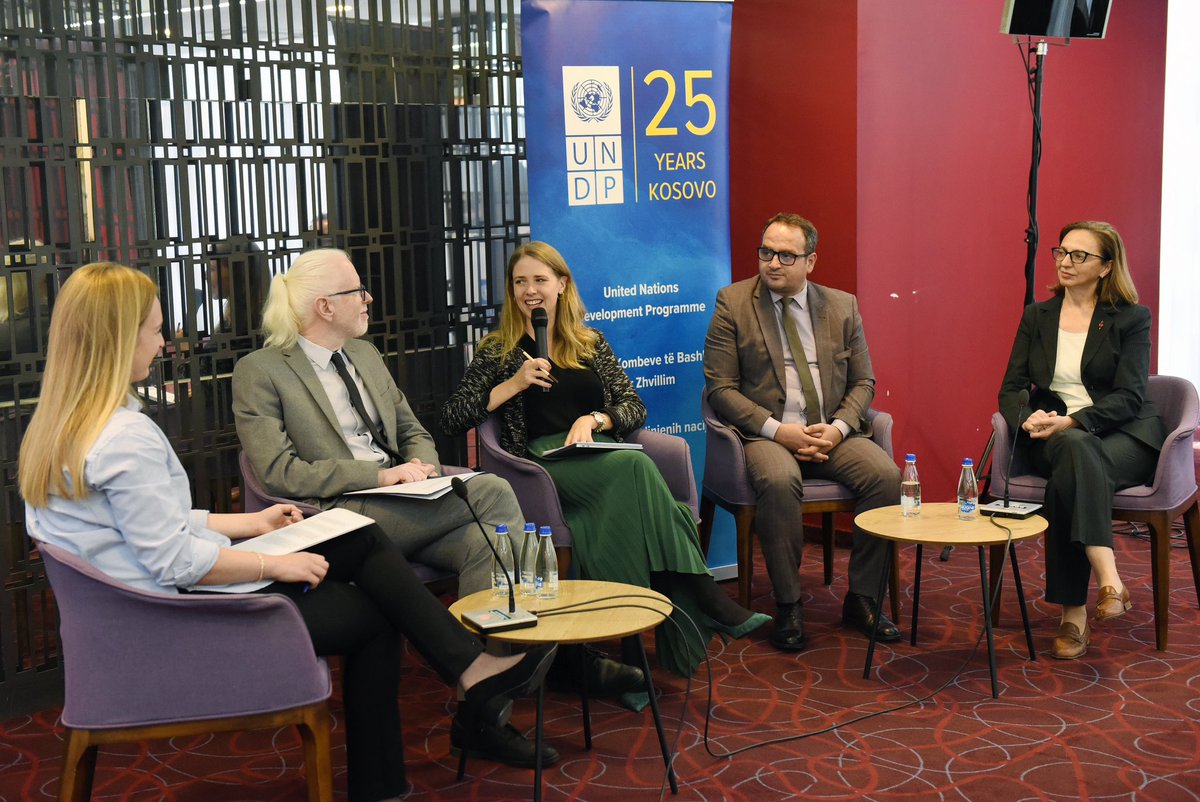 UNDP_Kosovo's tweet image. Our #StrengtheningDataGovernance Conference gathered ICT experts, policymakers &amp;amp; leaders to share insights on building a secure, inclusive data ecosystem. Key highlights: #DataDriven decision-making &amp;amp; @UNDP_Kosovo’s #DataGovernanceFramework.