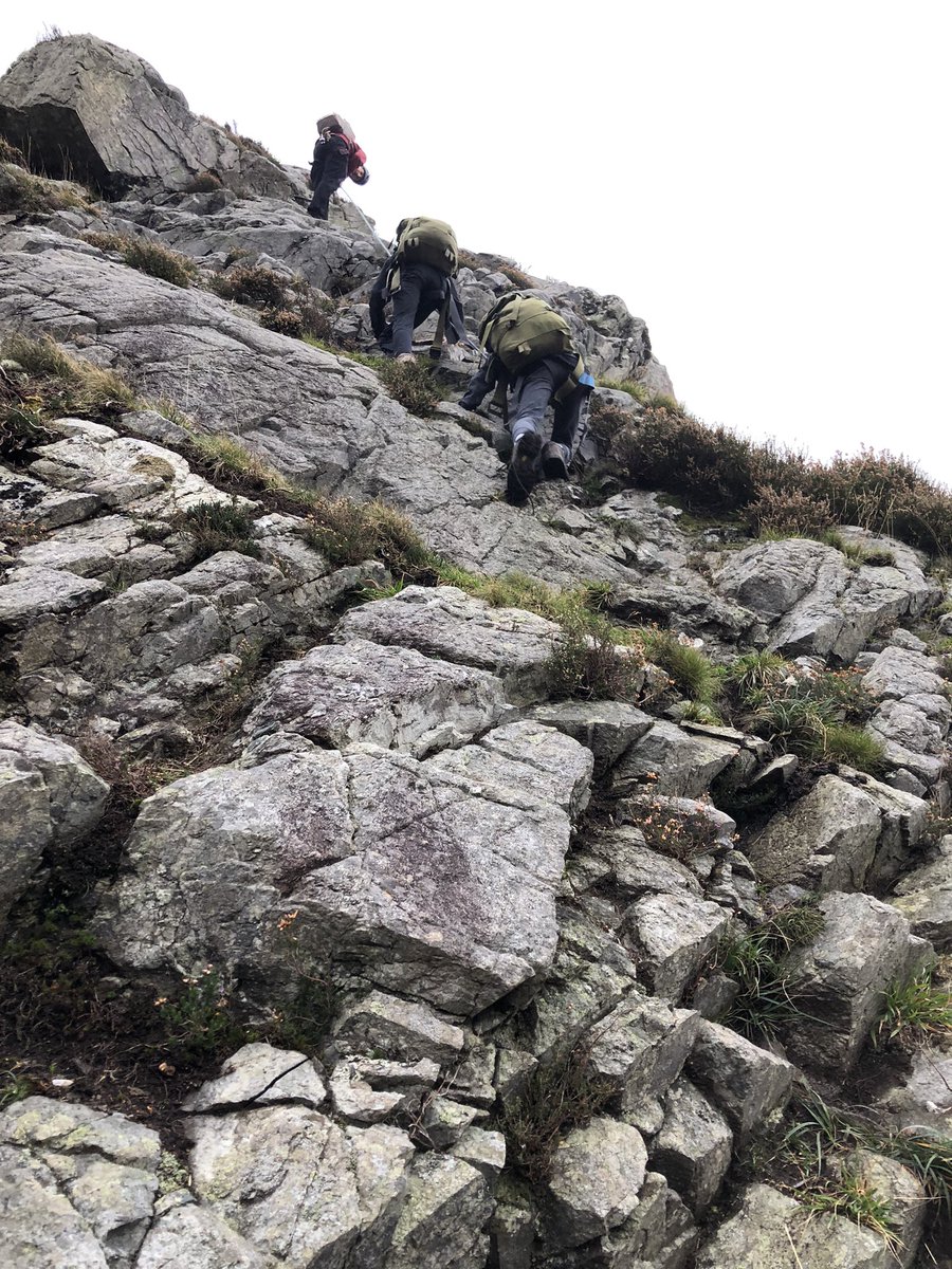 tka_outdoor's tweet photo. Tenzing helped each other to reach new height @TheKingstonAca #TKAOutwardbound https://t.co/68HsqcrVF1