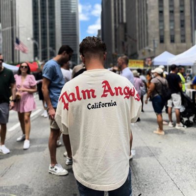 $aura signs tweet media