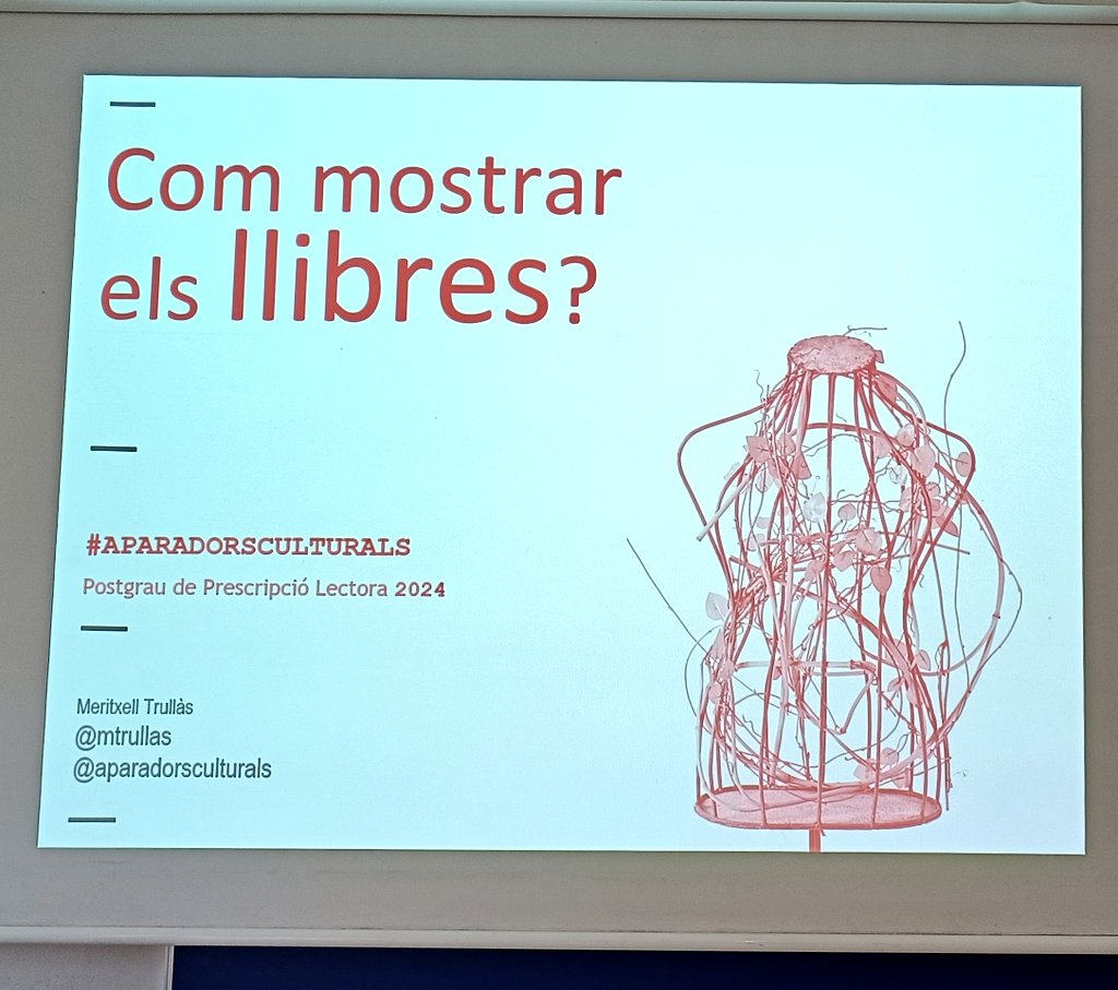 EndoraMilton's tweet image. Avui toquen #aparadorsculturals amb la @mtrullas i la @NeusArques al Postgrau de #PrescripcióLectora de la @FIMA_UB