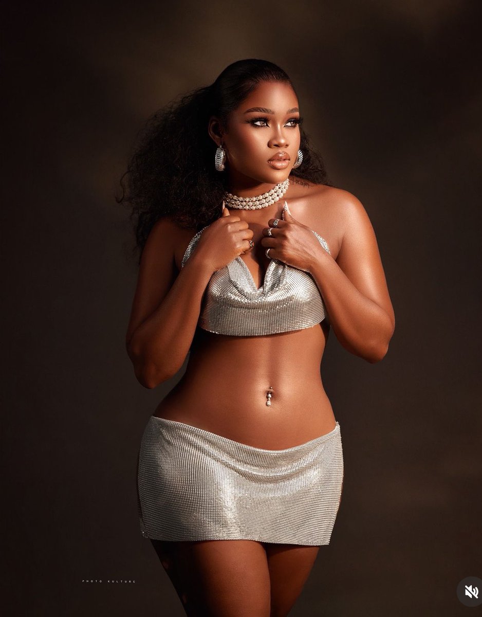VenitaAkpofure's tweet photo. HAPPY BIRTHDAY MY PUFF PUFF❤️ @Official_CeeC God Bless you in abundance and keep you! IJN. Success, Love, Joy And Good Health is your portion IJN And you will give me a niece or nephew soon IJN 😫 #NoPressure Amen Amen &amp; Amen 🙏🏽 😂Love you 💕 https://t.co/ALw3Z57ZAJ