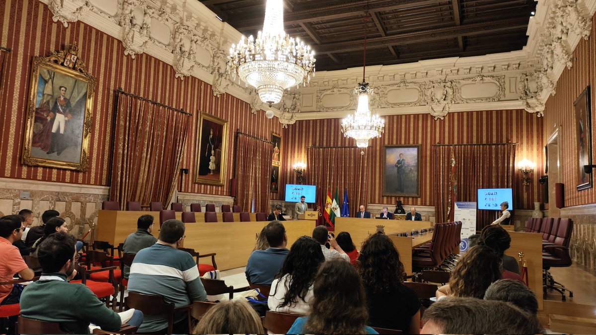 _SevillaR's tweet photo. Empezamos! #3RQueR #RHispano https://t.co/51jX5VaNRs