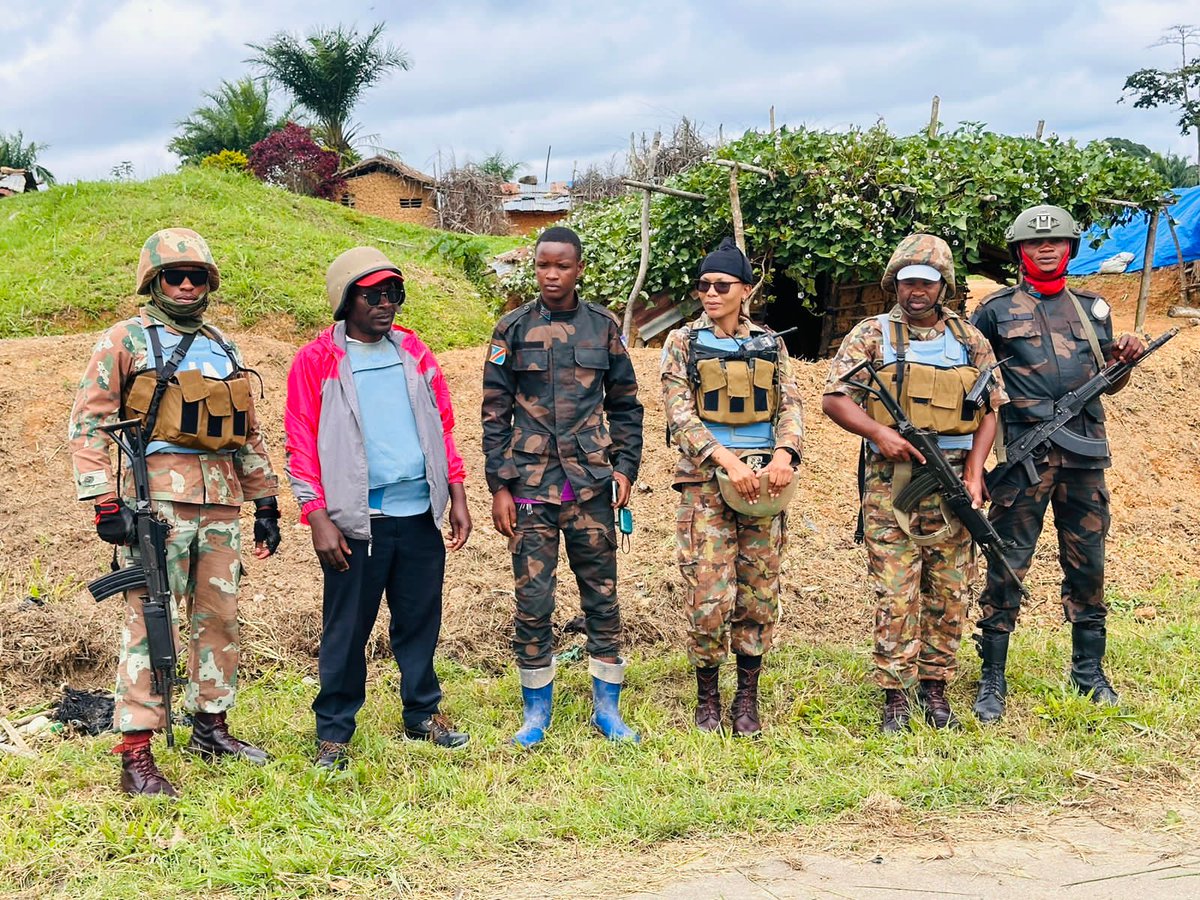 SANDF_ZA's tweet photo. Part 02 || The bases deployed in those villages have been working tirelessly with the Local Chiefs and Key Leaders, the Congolese National Police and the Armed Forces of the Democratic Republic of Congo.

#SANDF
#JointOperationsDivision
#RSABATT
#DRC
#UN
#UNPeacekeepingMissionFIB https://t.co/ir9wy7MZyZ