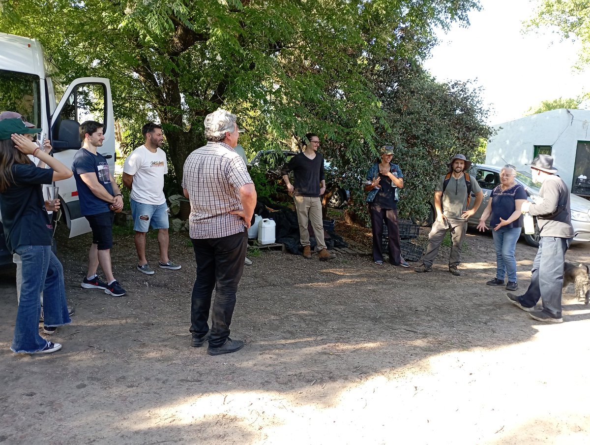 También a Julio y Liliana, de la Coop. santa Rosa! Espectacular jornada recorriendo con estudiantes de Agricultura Orgánica y compartiendonos sus conocimientos. Gracias!!