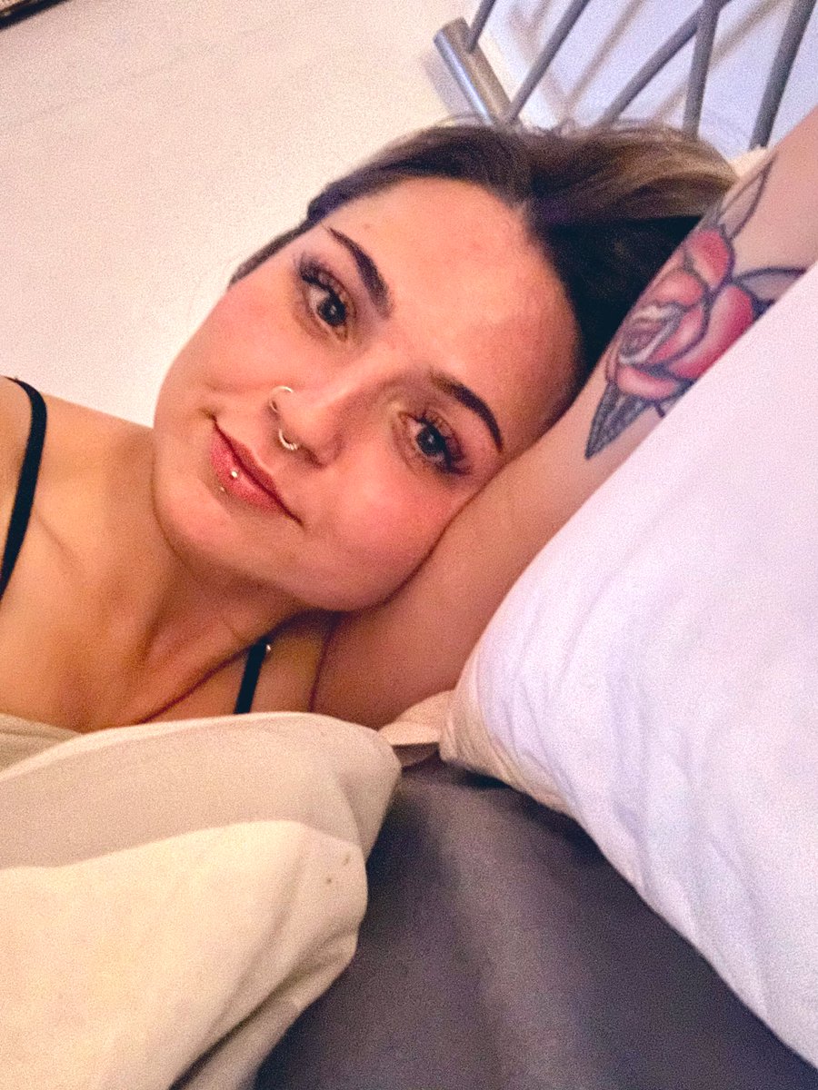 the_enchantr3ss's tweet photo. Morning cucky 

How was sleeping on the cold hard floor last night? 😌

FinDom | FemDom | cuckold https://t.co/UusoSkoI8k