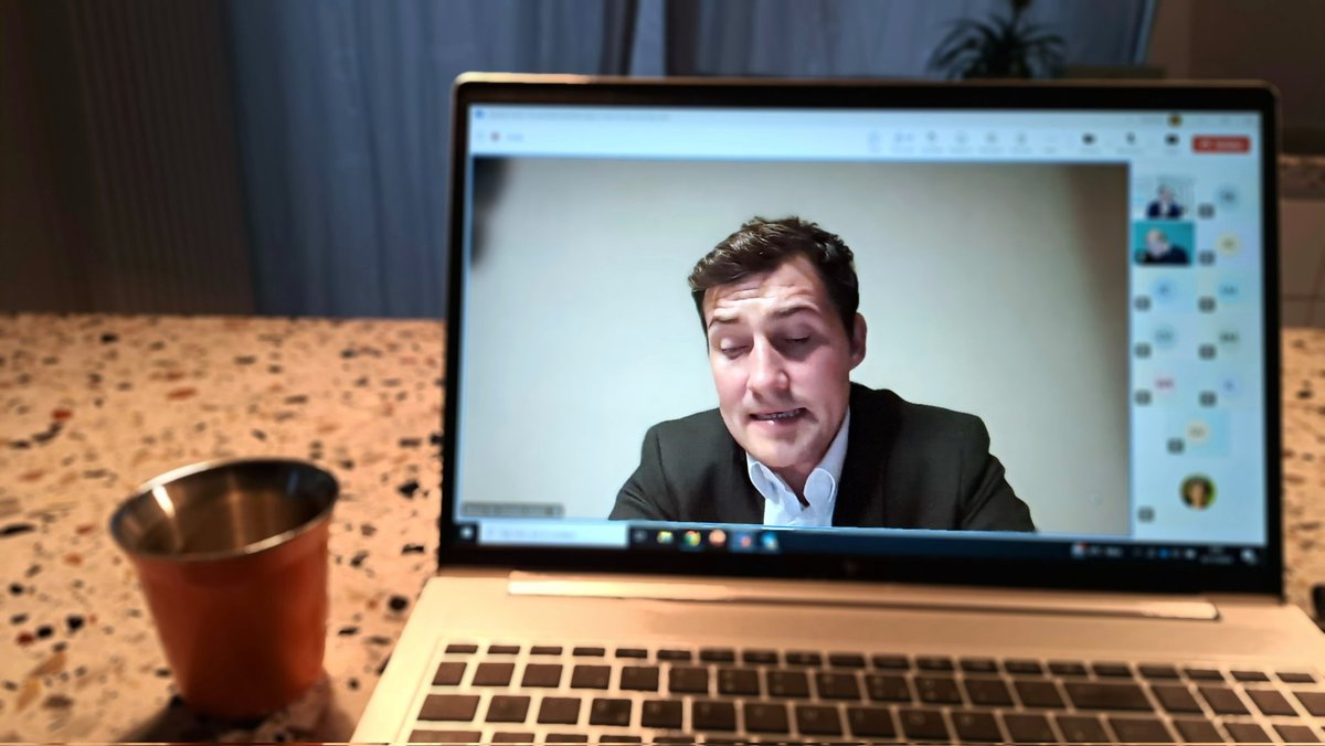 ilse janssens (@ilseja1) on Twitter photo Wat verklaart het succes van Trump? Politiek marketeer <a href="/reinout_vz/">Reinout Van Zandycke</a> deelt zijn inzichten the morning after, in webinar <a href="/ETIONforum/">ETION</a> <a href="/jrgeert/">Geert Janssens</a> linkedin.com/posts/ilse-jan… #Election2024 #Trump Wat verklaart het succes van Trump? Politiek marketeer <a href="/reinout_vz/">Reinout Van Zandycke</a> deelt zijn inzichten the morning after, in webinar <a href="/ETIONforum/">ETION</a> <a href="/jrgeert/">Geert Janssens</a> linkedin.com/posts/ilse-jan… #Election2024 #Trump