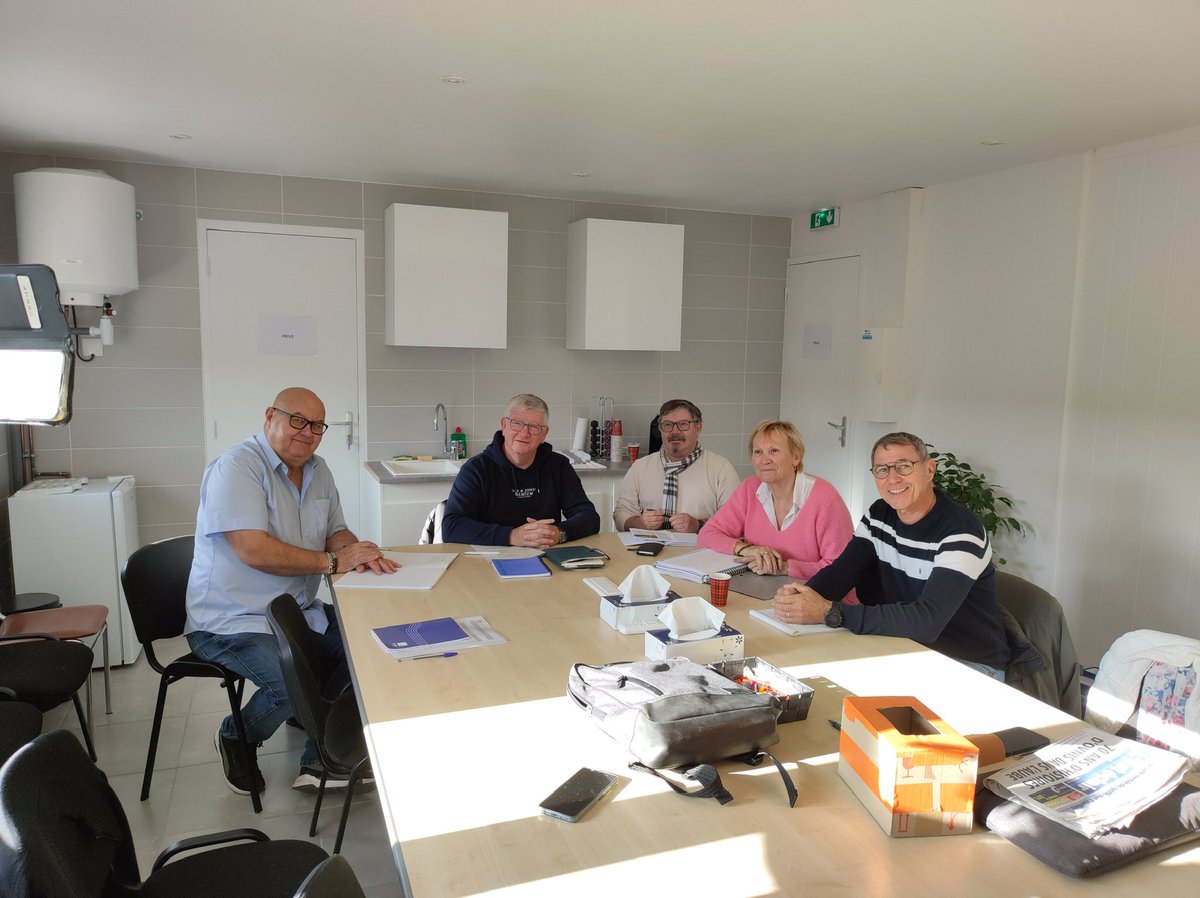 Sylvie Petitot (@aubeba10) on Twitter photo Nouveau bureau à la Banque Alimentaire de l’Aube:
Président: Didier Linck - Trésorier : Pascal Carette - Sécrétaire: Claudie Linck. Bravo à la nouvelle équipe !
<a href="/AubeBa10/">Sylvie Petitot</a> Nouveau bureau à la Banque Alimentaire de l’Aube:
Président: Didier Linck - Trésorier : Pascal Carette - Sécrétaire: Claudie Linck. Bravo à la nouvelle équipe !
<a href="/AubeBa10/">Sylvie Petitot</a>
