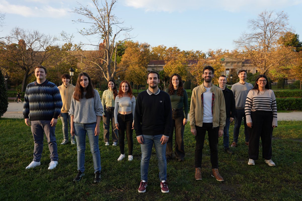 Orgullosos i convençuts, compromesos amb una organització amb 93 anys d’història, ens presentem davant la militància del Jovent Republicà i els joves dels Països Catalans.

Per l’alliberament social i nacional, posem fil a l'agulla per continuar teixint el fil roig del combat!