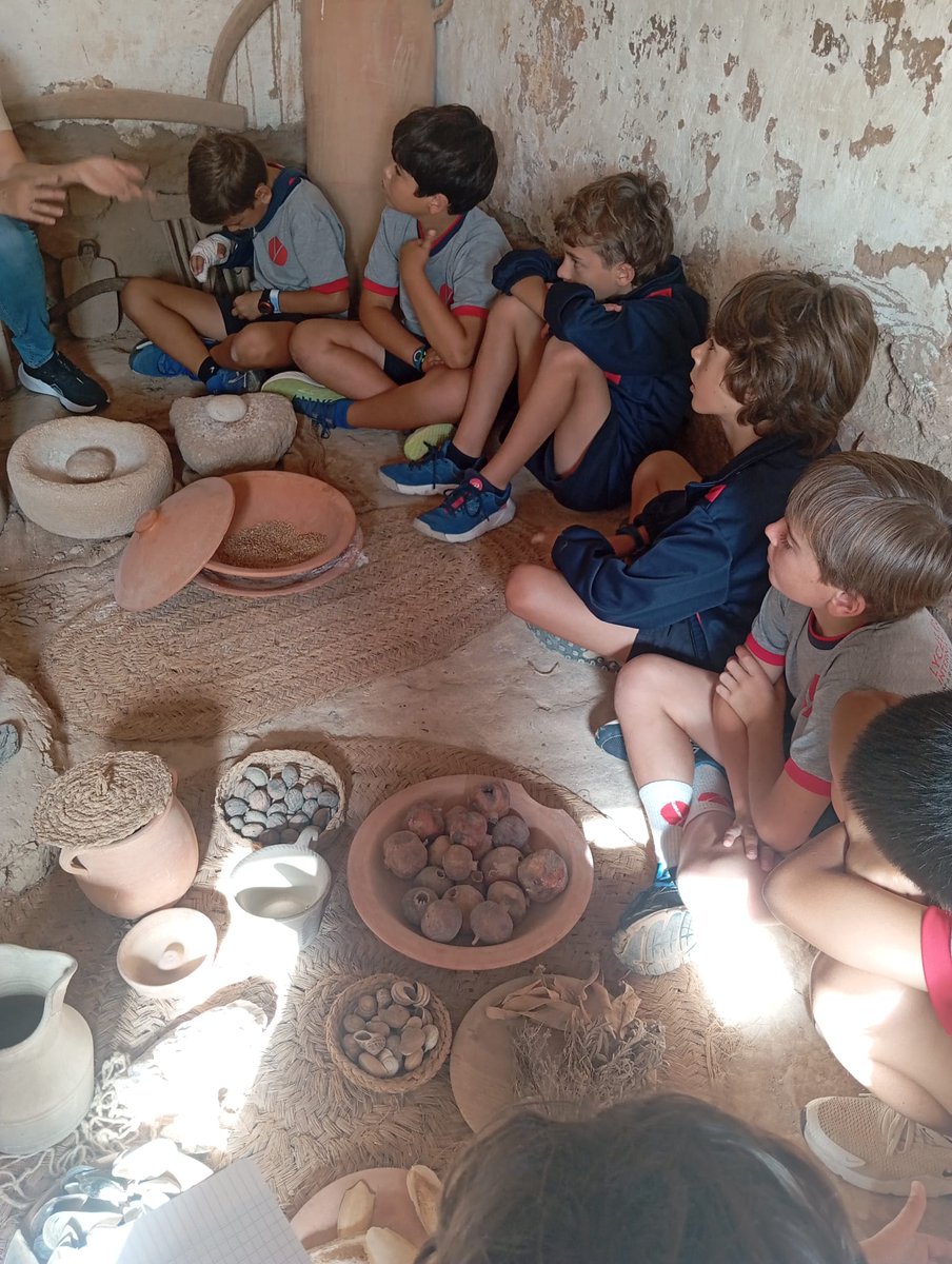 Lycée français international de Reus tweet media