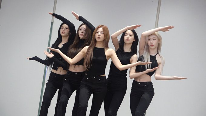 twitzypinker's tweet photo. ⏰ MIDZYS HERE'S YOUR DAILY REMINDER TO VOTE FOR ITZY ON MAMA AWARDS 2024!!

-- RT OR REPLY TO THIS TO VOTE --

I vote #itzy for Fans' Choice - Female Award #2024MAMAVOTE https://t.co/iemS6vti0f
