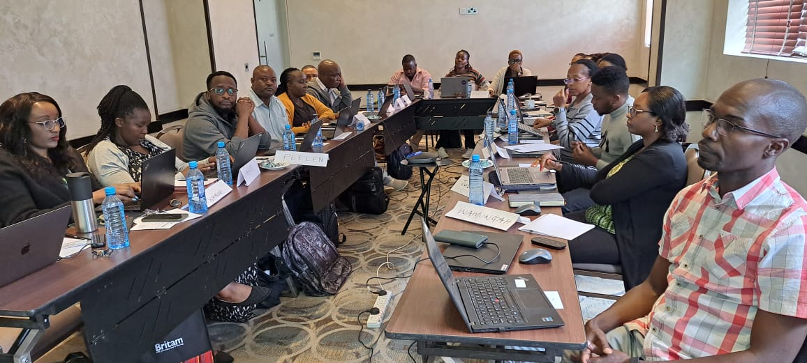 EADirectorDNDi's tweet photo. The two-day digital media training kicked off today with over 20 @DNDi participants.

@janetmachuka_ will equip participants with the necessary tools &amp; strategies to enhance their online presence, create engaging content &amp; effectively utilize social media for #globalhealth. https://t.co/HPfk54DTby