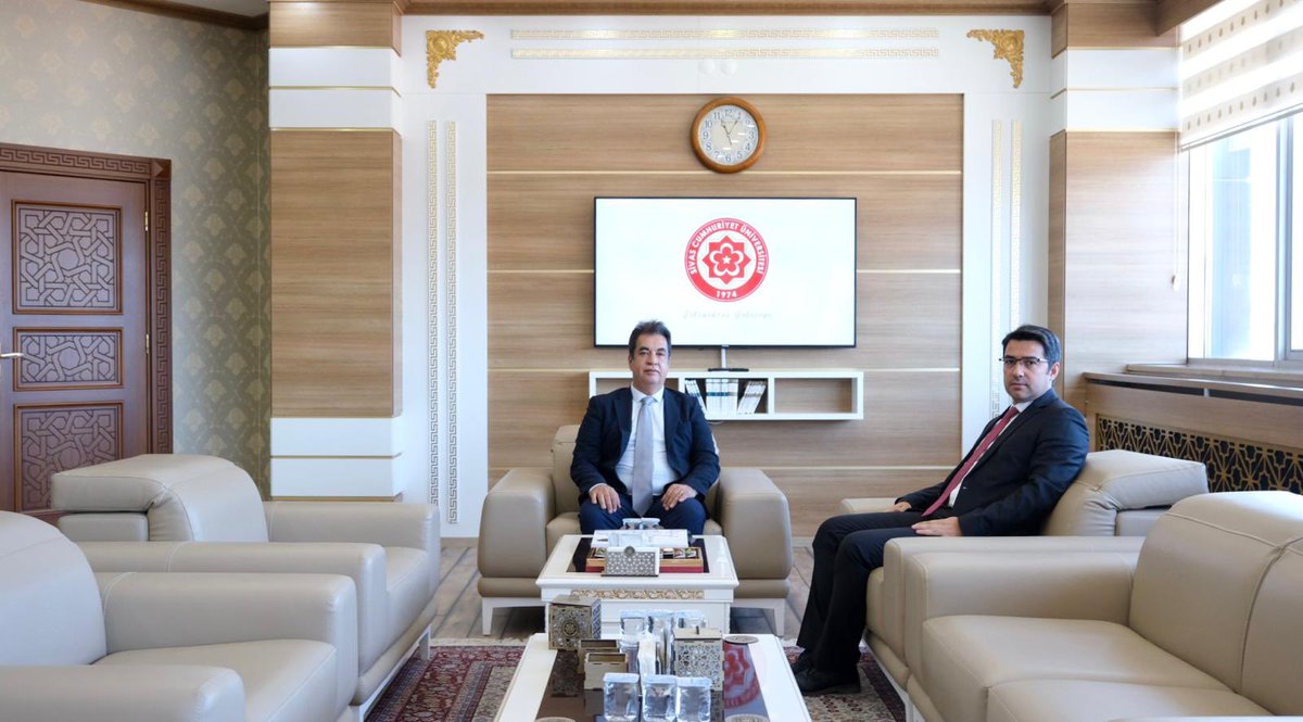 Sivas 1. Ağır Ceza Mahkemesi Başkanı Mücahit Ayhan Emre, bizlere hayırlı olsun ziyaretinde bulundu. Kendilerine nazik ziyaretlerinden ötürü teşekkür ederim.