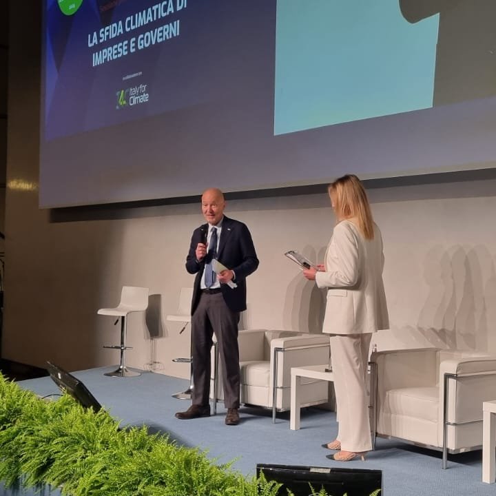 Stati Green Economy (@statigreen) on Twitter photo "I dati presentati gettano molte luci sul nostro Paese: dal calo emissioni all' #economiacircolare. Il connubio tra #statigreen24 e <a href="/Ecomondo/">Ecomondo</a> è particolarmente felice. Ci ha fatto reciprocamente crecere e ha fatto molto bene ai temi che trattiamo"
<a href="/PeraboniC/">Corrado Peraboni</a> di <a href="/IEGexpo/">ITALIAN EXHIBITION GROUP</a> "I dati presentati gettano molte luci sul nostro Paese: dal calo emissioni all' #economiacircolare. Il connubio tra #statigreen24 e <a href="/Ecomondo/">Ecomondo</a> è particolarmente felice. Ci ha fatto reciprocamente crecere e ha fatto molto bene ai temi che trattiamo"
<a href="/PeraboniC/">Corrado Peraboni</a> di <a href="/IEGexpo/">ITALIAN EXHIBITION GROUP</a>