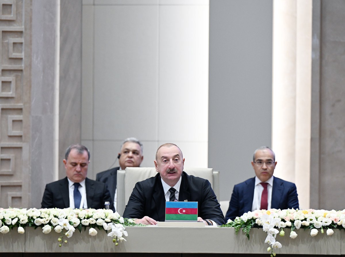 azpresident's tweet photo. Prezident İlham Əliyev Bişkekdə Türk Dövlətləri Təşkilatı Dövlət Başçılarının 11-ci Zirvə görüşündə iştirak edib.

https://t.co/95xjVHQUI5 https://t.co/ugHU7kEOUO