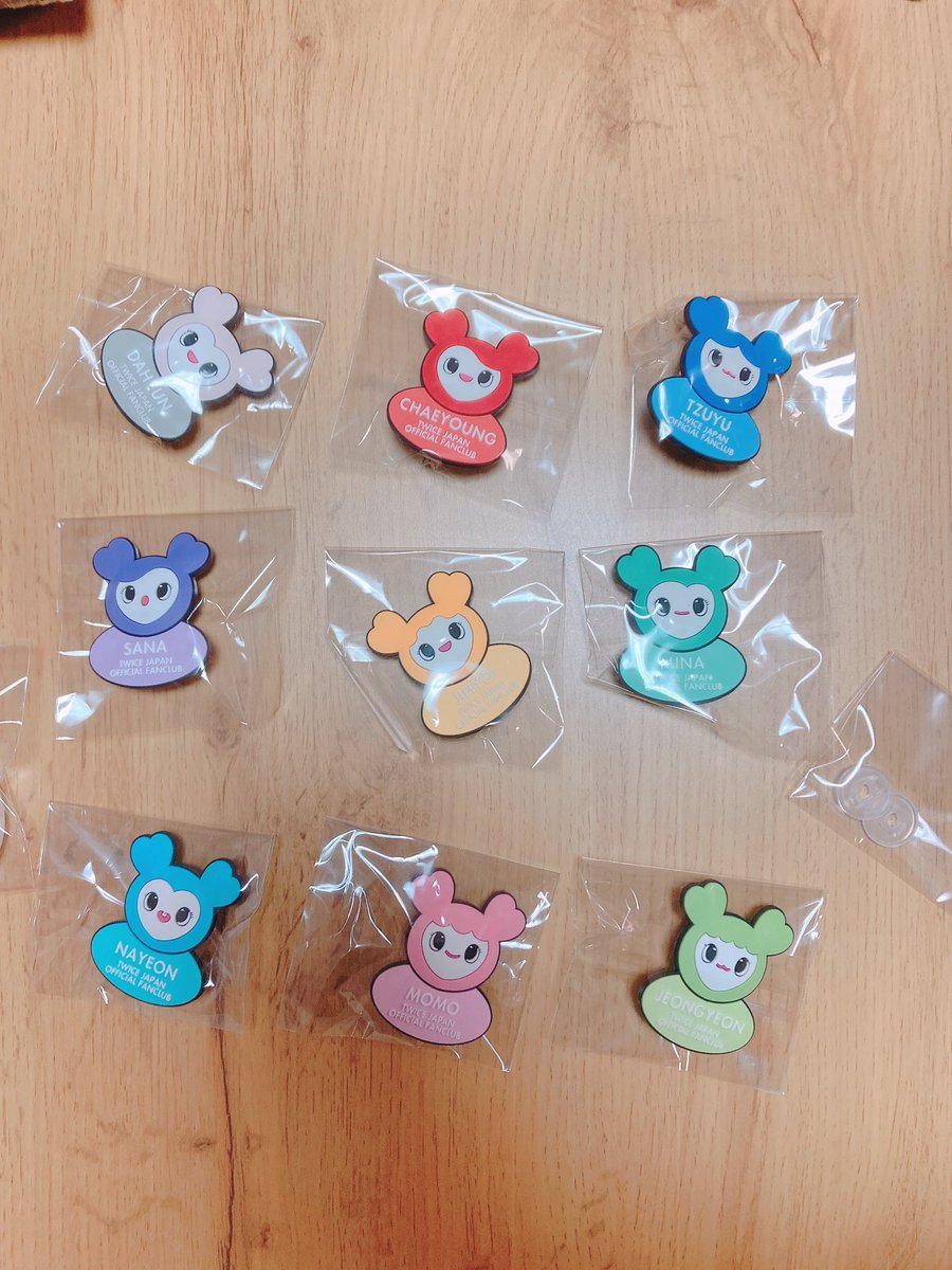 violet62005's tweet photo. 今さら届いた笑
前回のライブでつける予定だったのに😭 https://t.co/zRzgqI8beq