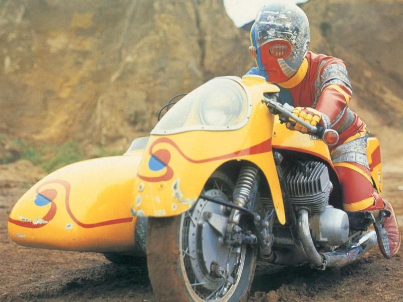 DannyTyler1118's tweet photo. 例えば「人造人間キカイダー」のサイドマシーンはニーラーですが、クラウザー・ドマーニはニーラーではありません

(ただしドマーニは出自の時点でレーシングニーラーの影響を強く受けていることもありニーラー亜種みたいな扱われ方をされているイメージ) https://t.co/cPYZZzKAgb