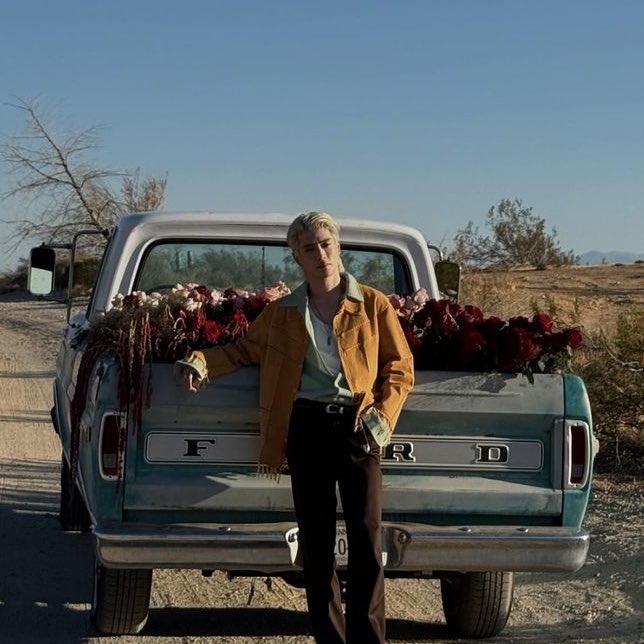 jaedoretsam's tweet image. jaedo and flowers 🌸🌹🌷🥀