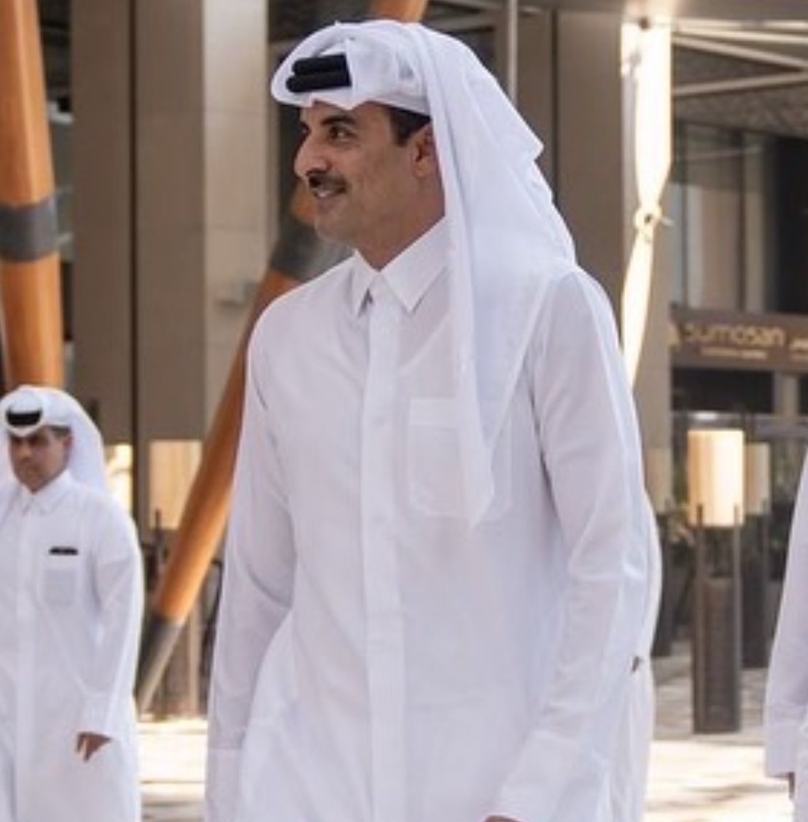 ayedhalqahtani2's tweet photo. نهني سيدي حضرة صاحب السمو الشيخ تميم بن حمد ال ثاني أميرنا المفدى 
والشعب القطري  علي نجاح الاستفتاء والعرس الديمقراطي لمستقبل مشرق يصنعه صوت أهل #قطر في ظل القيادة الحكيمة..
#لبيه_سمو_الأمير 
#دستور_قطر 
#يوم_تصويت_الشعب https://t.co/0gk7gUFYsP