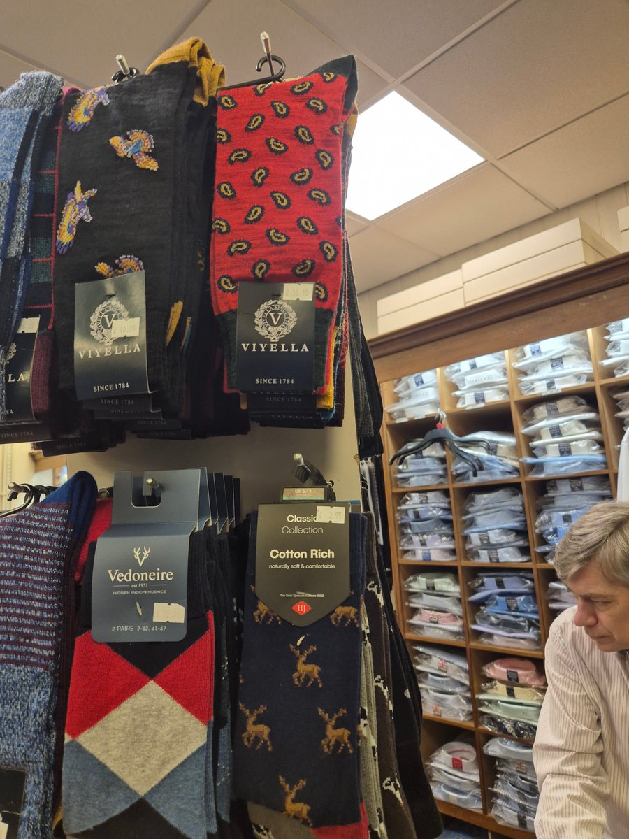 HalonMenswear's tweet photo. We stock a very large range of #menswear #accessories including #cufflinks #ties #hankerchiefs #cravats
#hats #socks #underwear #braces  #belts🧐

Everyday #menswear items on the high street in #Shrewsbury &amp; via our website 👍 https://t.co/fcz7tCsQeJ