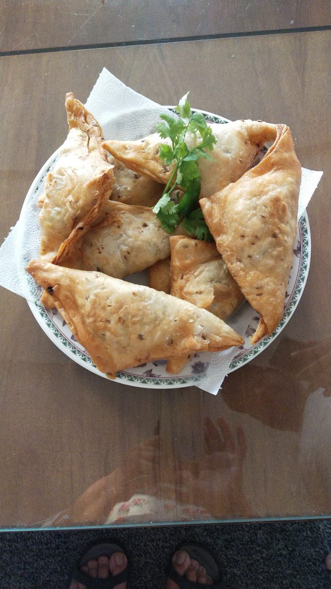 ijaz3233's tweet photo. Delicious samosas😋 for friends only😜 https://t.co/Mrgr1GV8i4