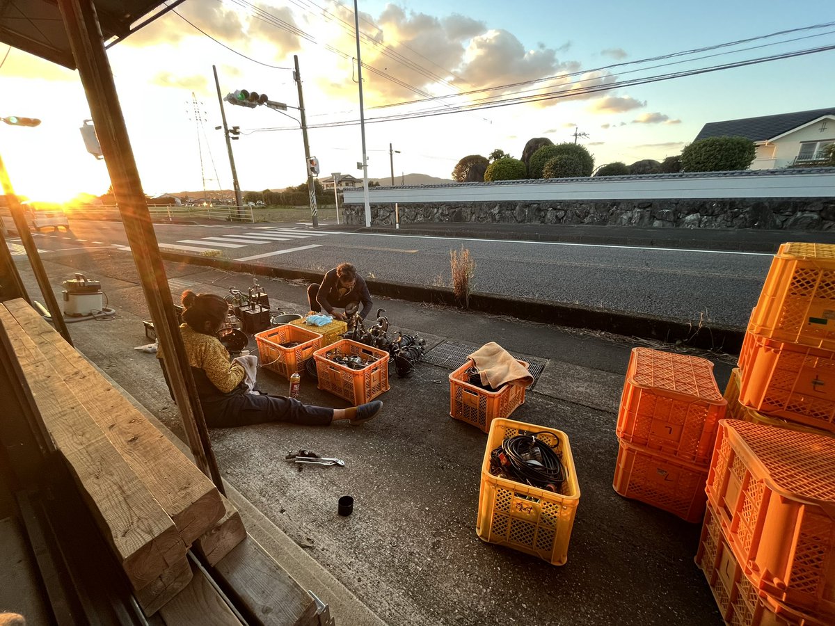 劇団どくんご tweet media