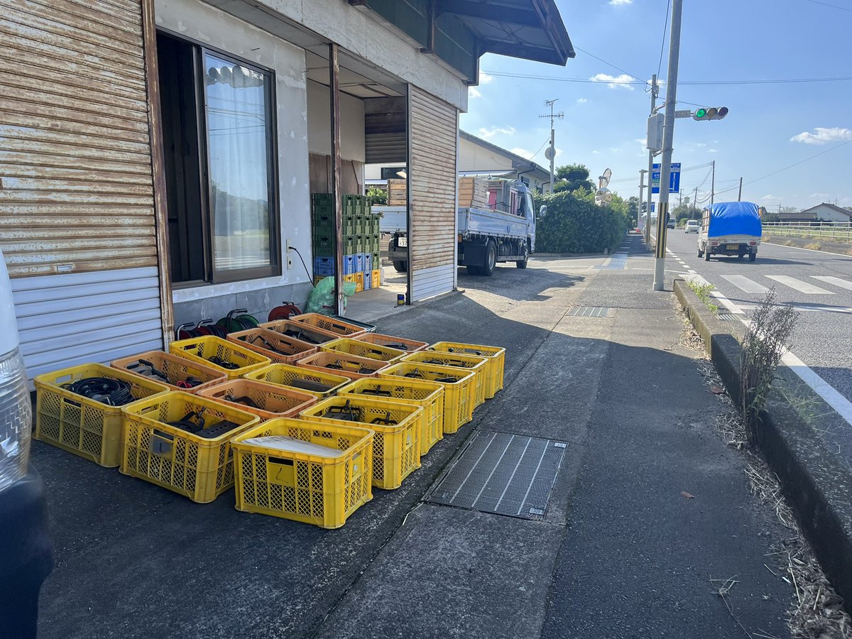 劇団どくんご tweet media