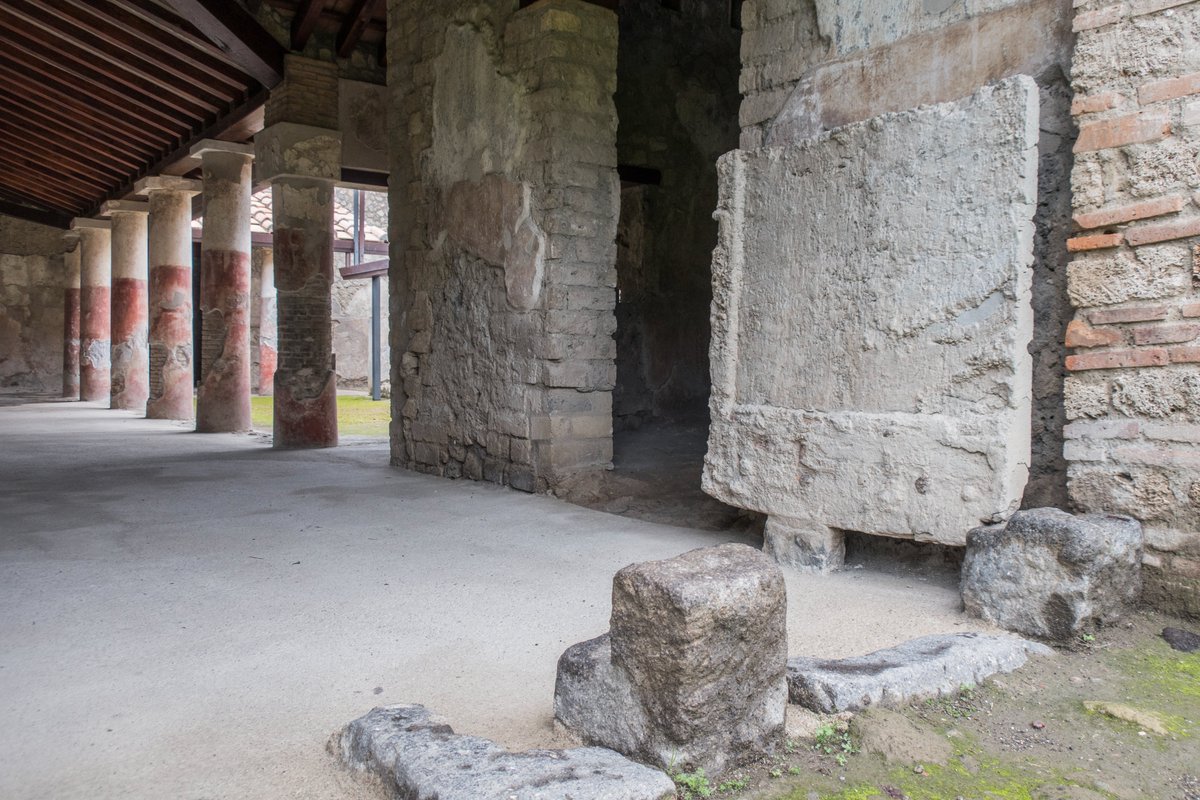 pompeii_sites's tweet photo. Il 7 novembre alle ore 14:05 su Rai Gulp canale 42 andrà in onda una nuova puntata di "Ma Davvero?" girata, oltre che sul Vesuvio, nella Villa Regina a Boscoreale. @RaiPlay 

https://t.co/NwDCKBIcVa https://t.co/xroJV5v8Wq