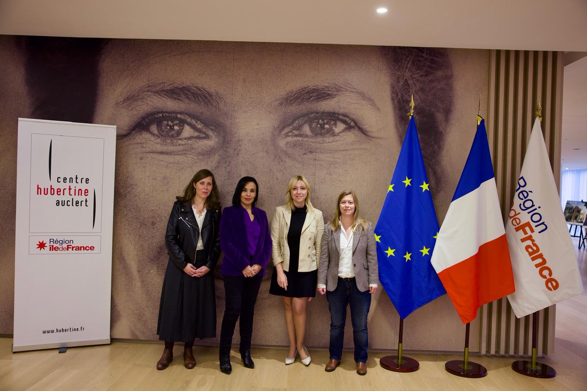 iledefrance's tweet photo. Hier, la Secrétaire d'État chargée de l'Égalité entre les femmes et les hommes, @Salima_Saa a visité le @CentreHubertine avec @FloPortelli, @Cha_baelde et @cath_michaud75. https://t.co/P7sLMRJWOG