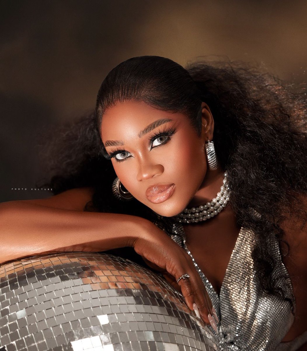 Evaebonyy's tweet photo. My Stunner Girl 😍😍😍
Adadioramma Nkemdili!

Happy Birthday King Ceec
I loveeeeeeeeeeee you beyond words.
Cheers to more prosperous years ahead 😘 
@Official_CeeC https://t.co/AzbEhzbZoj