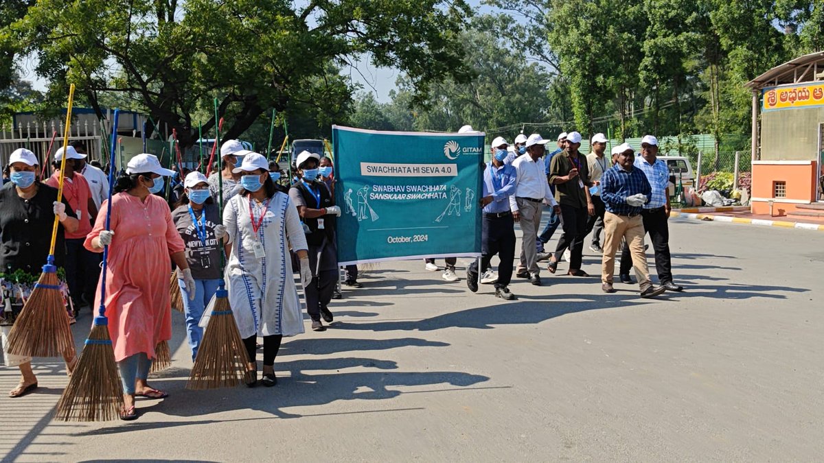 GITAMUniversity's tweet image. GITAM Hyderabad’s Swachhata Campaign 4.0: A month of impactful clean-ups, recycling initiatives, and meaningful community support!  @ugc_india @EduMinOfIndia @SwachhBharatGov @SwachhBharat @MoHUA_India @MoJSDDWS #SwachhBharat #SHS2024 #SwabhavSwachhata