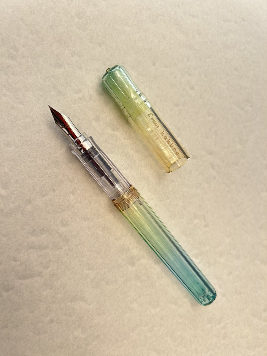 Penne191's tweet photo. 染色王子の【染色カクノ グラデーション万年筆】 
スワロフスキー付
BASE通販に出品します

☆麗しのPPB
☆妖麗の夜桜
☆愉快なトロピカル
一本一本手作業で時間をかけ丁寧に染色した逸品です
世界に一つの染色カクノをぜひ手に取ってお楽しみ下さい
詳細はBASE通販へ↓
https://t.co/VR5oVhjJ41 https://t.co/bcc4ZoP68s